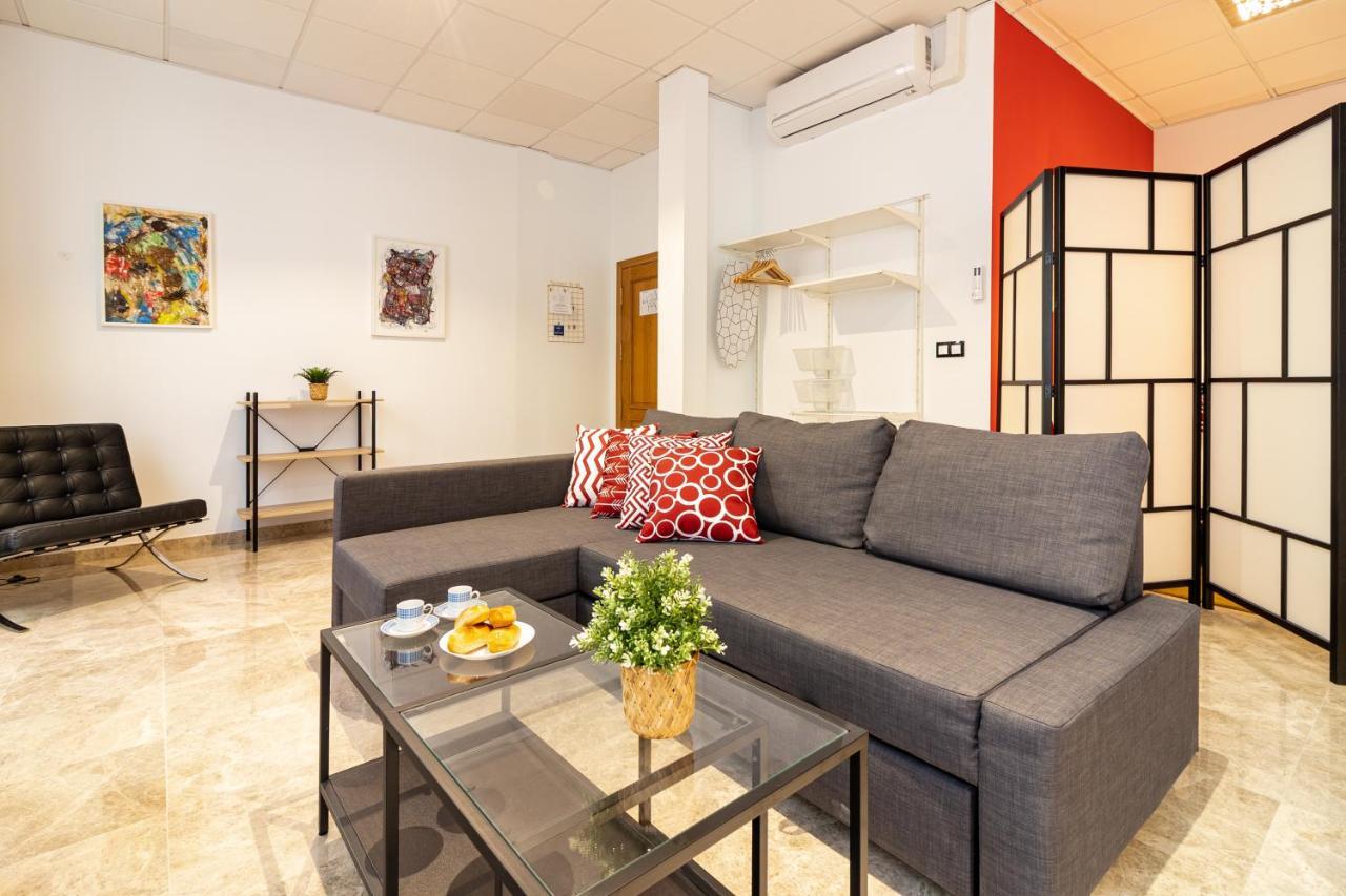 Saenz Suites Gallery By Bossh! Apartments Малага Экстерьер фото