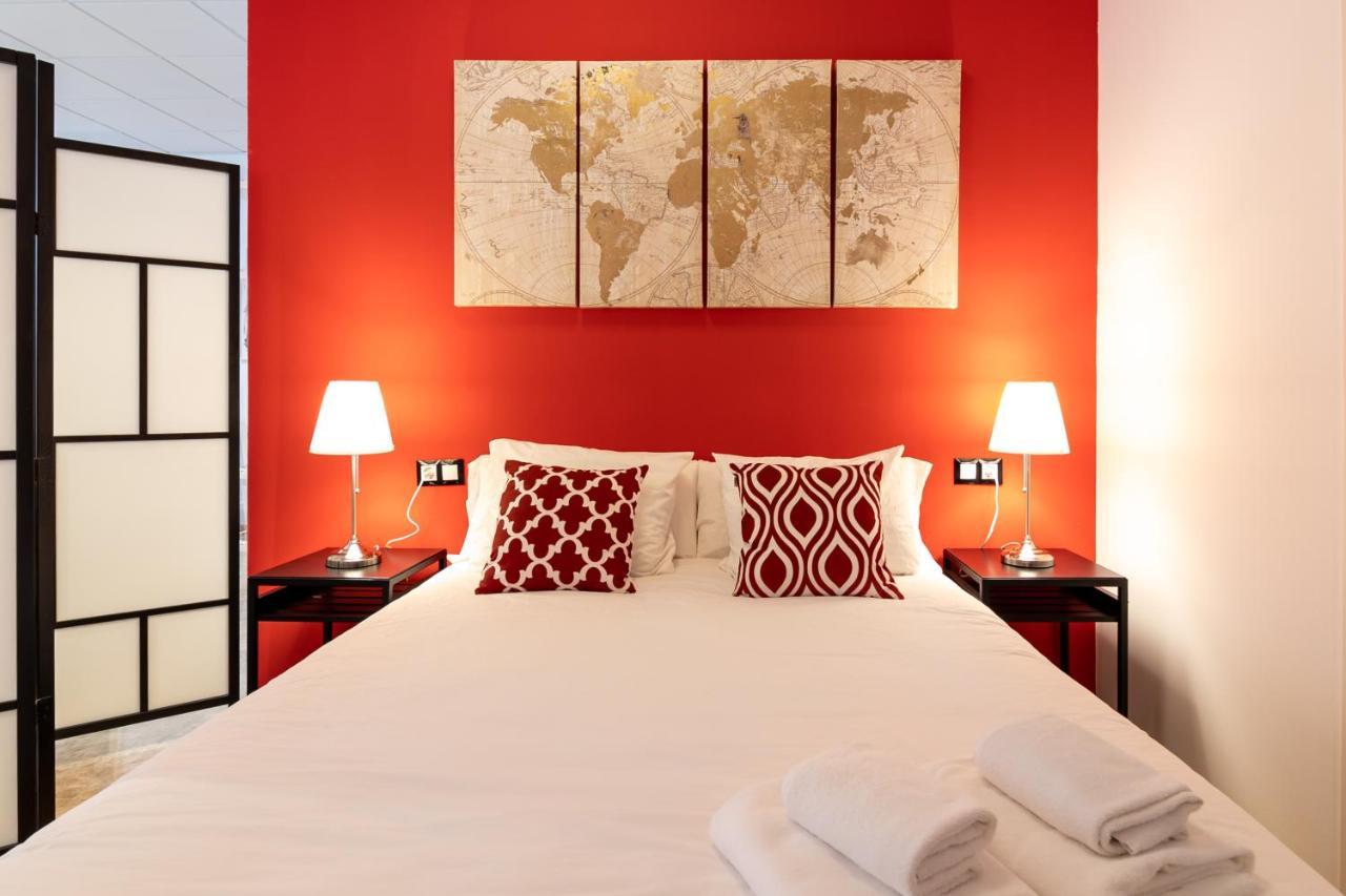 Saenz Suites Gallery By Bossh! Apartments Малага Экстерьер фото