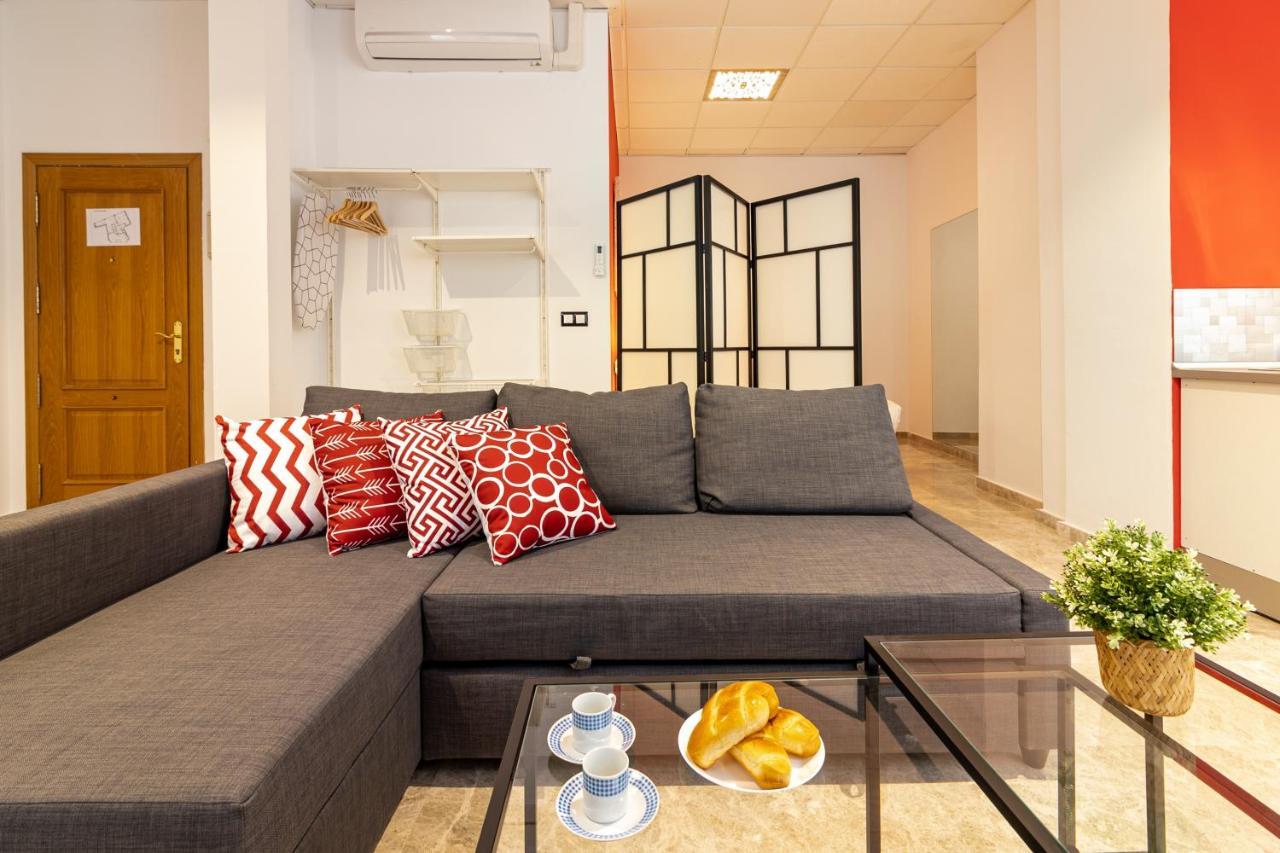 Saenz Suites Gallery By Bossh! Apartments Малага Экстерьер фото