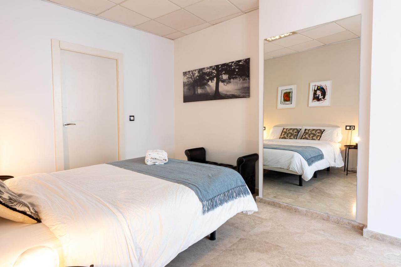 Saenz Suites Gallery By Bossh! Apartments Малага Экстерьер фото
