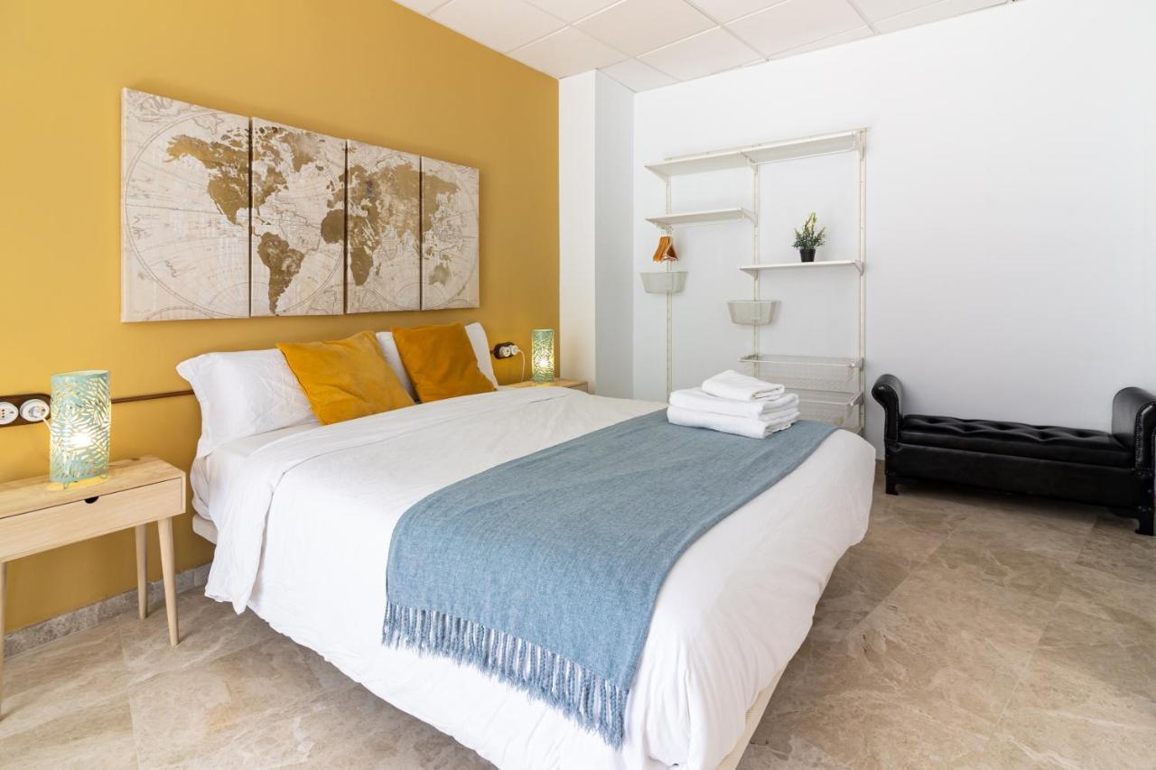 Saenz Suites Gallery By Bossh! Apartments Малага Экстерьер фото
