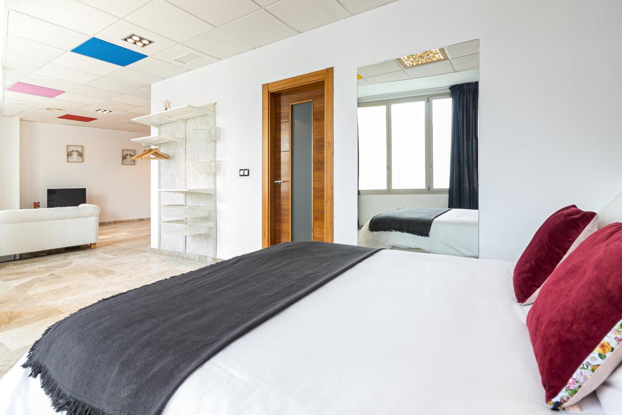 Saenz Suites Gallery By Bossh! Apartments Малага Номер фото